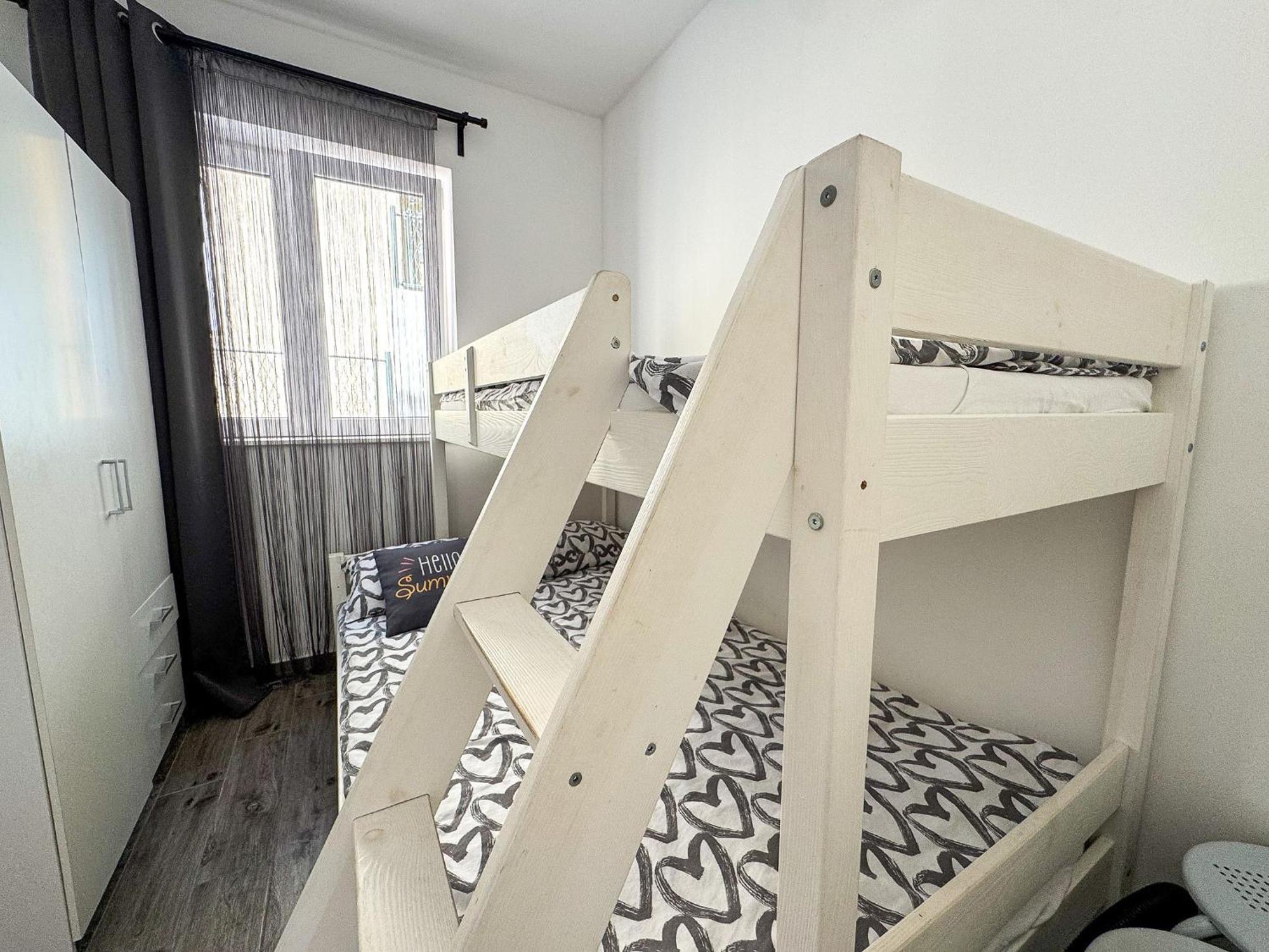 Apartments Pralas Mokosica Luaran gambar