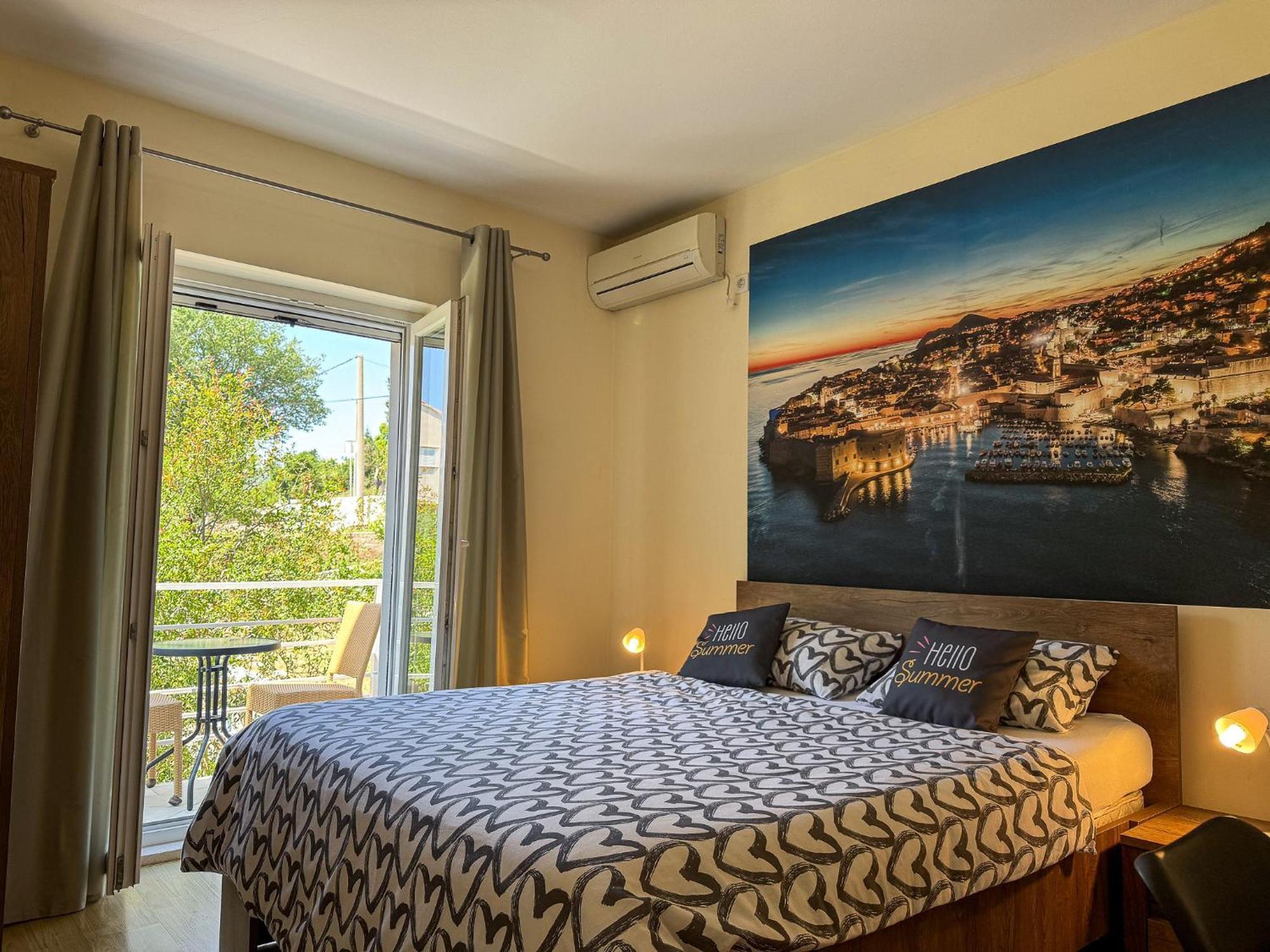 Apartments Pralas Mokosica Luaran gambar