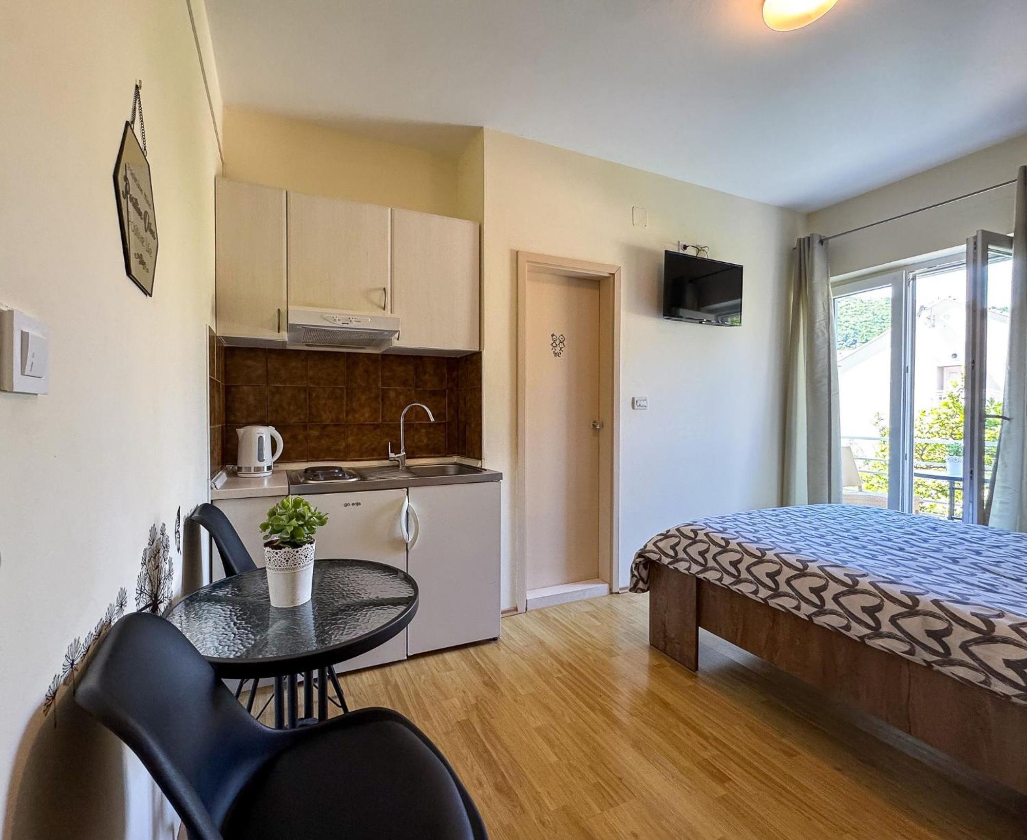 Apartments Pralas Mokosica Luaran gambar